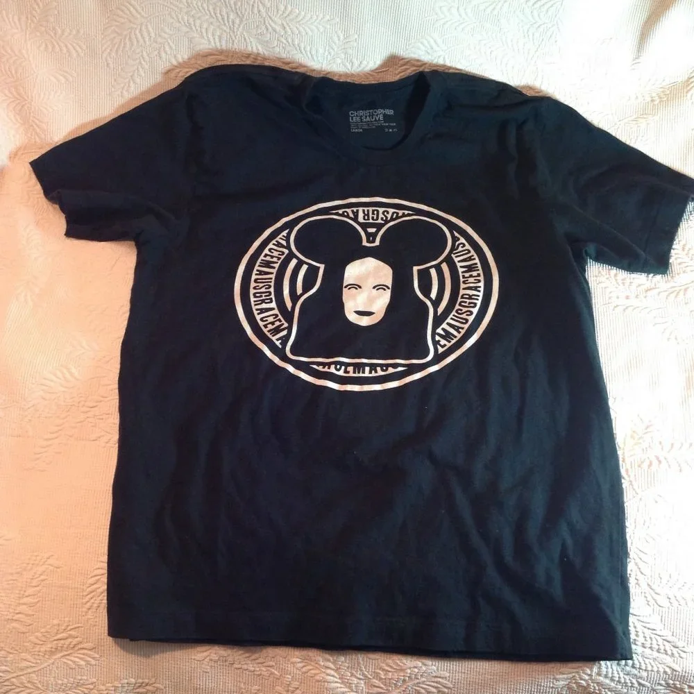 Christopher LEE SAUVE  T-Shirt NOS Grace Maus Coddington Collectible  pOP art